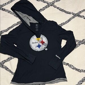 Reebok NFL Vintage Size M Black and Gray Pittsburgh Steelers Hooded Long Sleeve